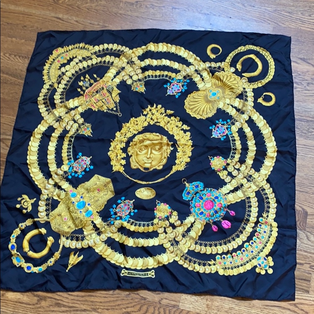Magnificent silk scarf